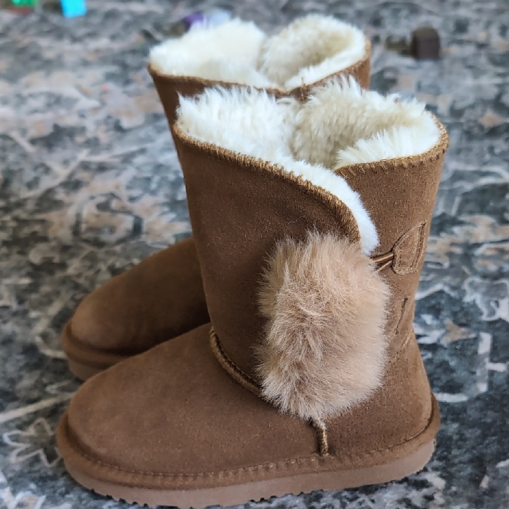 Cozy Brown Kids Boots with Faux Fur